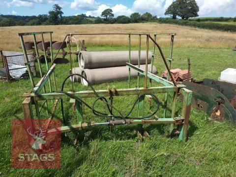 TRACTOR MOUNTED 48 CONV BALE CLAMP