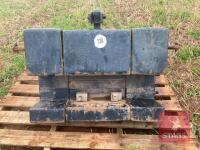 NEW HOLLAND FRONT TRACTOR WEIGHT BLOCK - 2