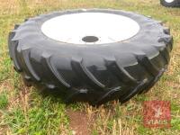 2 460/85 R42 NEW HOLLAND REAR TRACTOR WHEELS/TYRES - 6