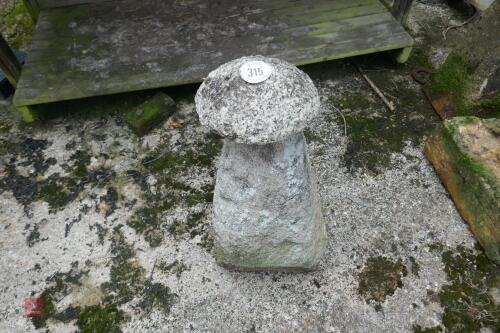 GRANITE STADDLE STONE (315)