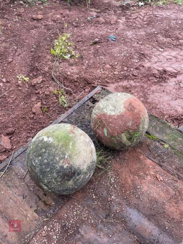 DECORATIVE STONE BOULDERS