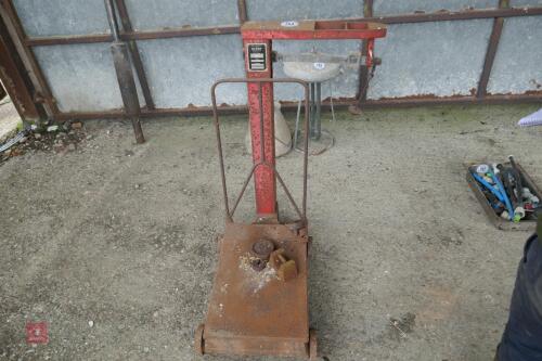 AVERY WEIGH SCALES (294)