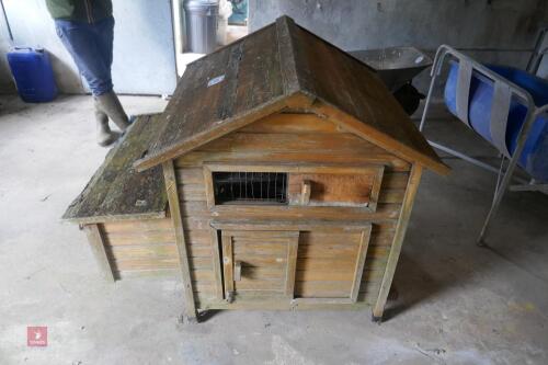 WOODEN POULTRY HOUSE (281)