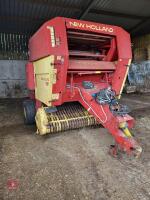 NEW HOLLAND 865 ROUND BALER