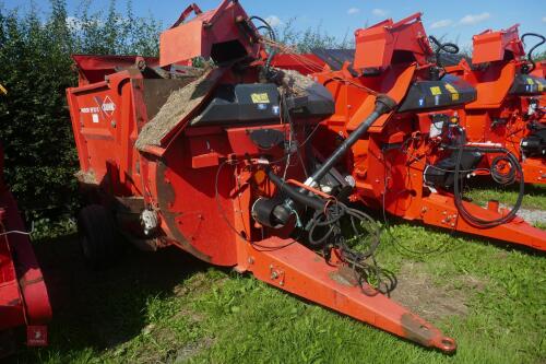 2011 KUHN PRIMOR 3570M STRAW CHOPPER