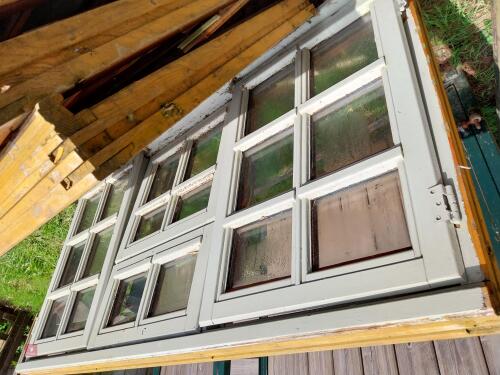 WOODEN WINDOWS