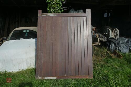 SOLID TIMBER ENTRANCE GATE