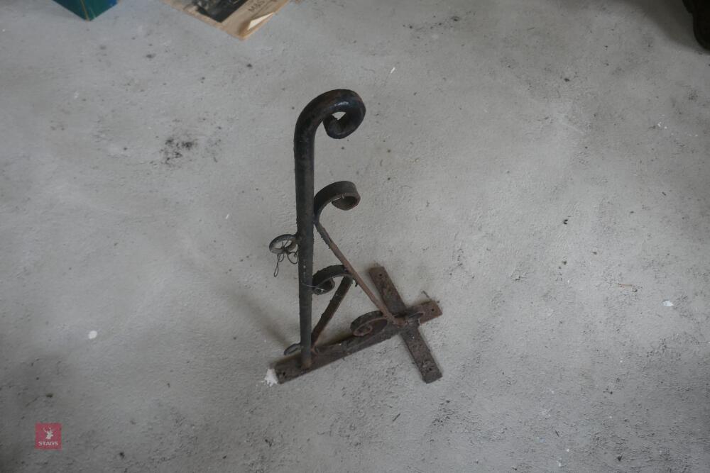 IRON BASKET BRACKET