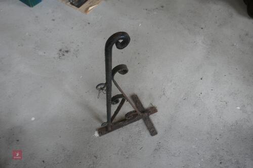 IRON BASKET BRACKET