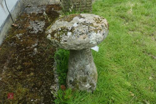 GRANITE STADDLE STONE