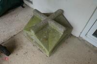 2 X GRANITE PILLAR TOPS - 3