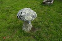 GRANITE STADDLE STONE - 3