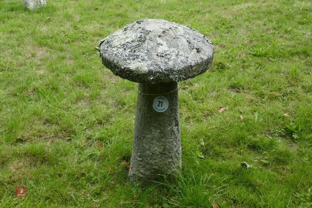 GRANITE STADDLE STONE