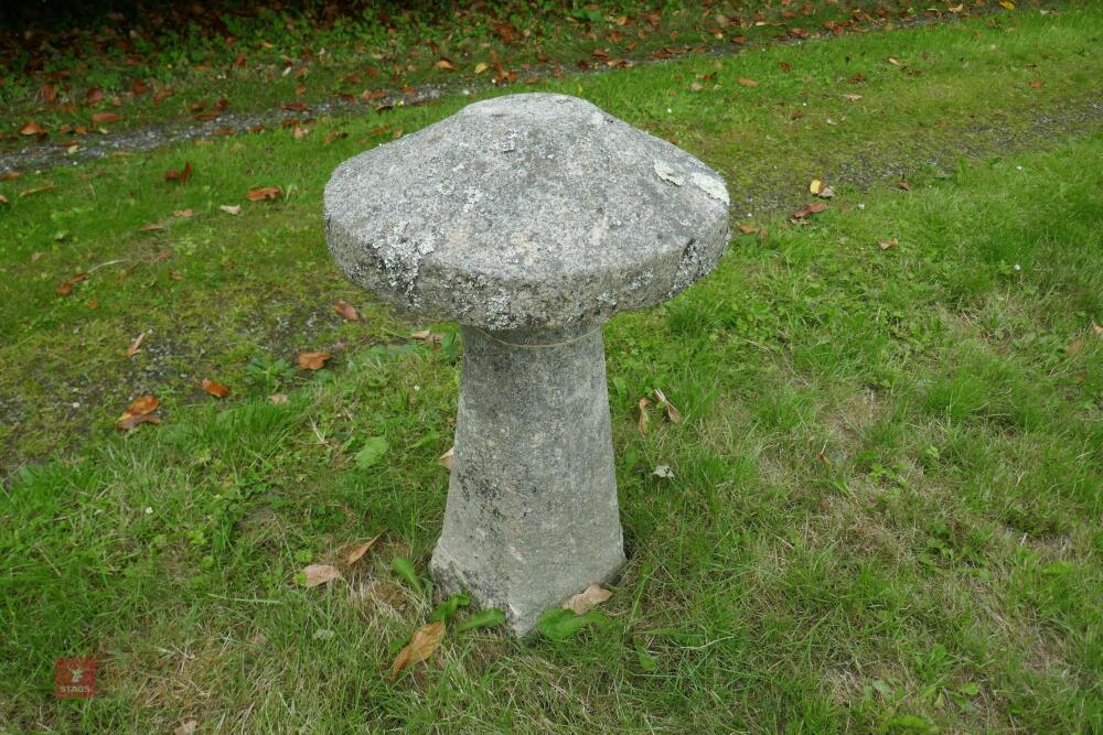 GRANITE STADDLE STONE