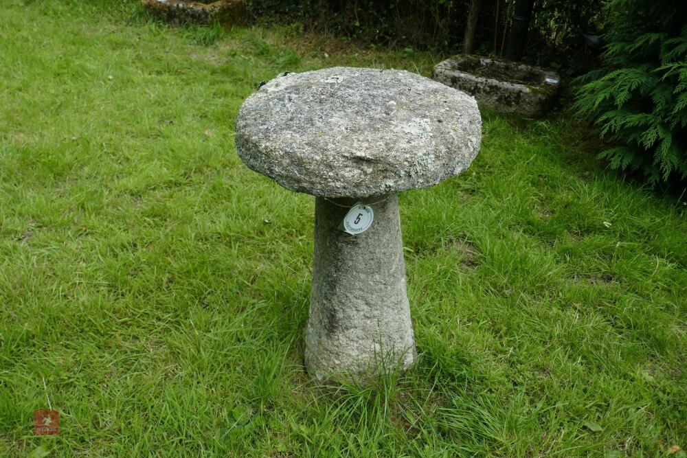 GRANITE STADDLE STONE