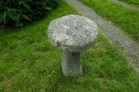 GRANITE STADDLE STONE - 6