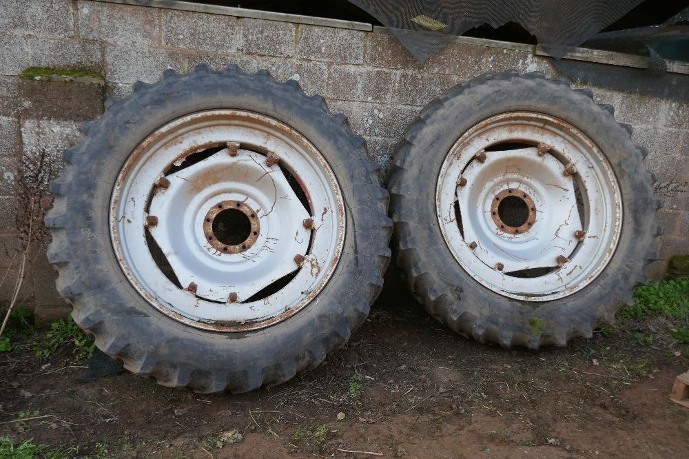 2X 420/80 R46 DUAL WHEELS & TYRES