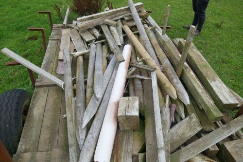 20 USED 5' 6'' FENCING STAKES