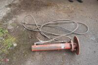 KUHN HYDRAULIC JACK - 3