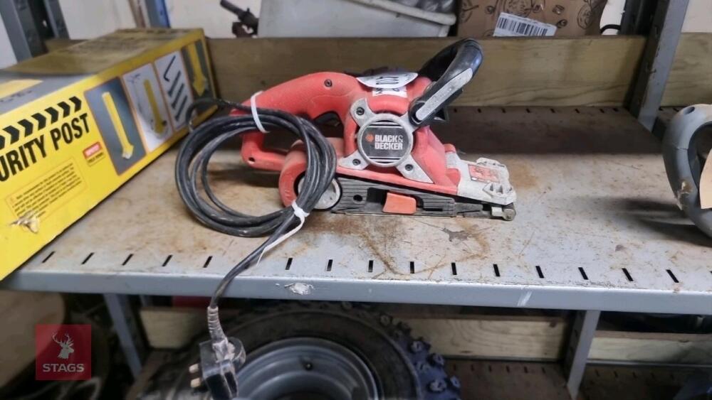 BLACK AND DECKER BELT SANDER