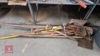 LARGE QUANTITY OF GARDEN TOOLS