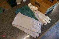 2 PAIRS OF LEATHER GAUNLETS & WORK GLOVE - 2