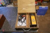 HALFORDS SMALL BATTERY CHARGER IN WOODEN - 4