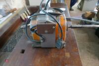 1/4 H.P ELECTRIC MOTOR WITH CARRY HANDLE - 5