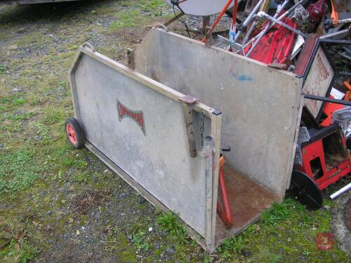 COMMODORE SHEEP TURNOVER CRATE