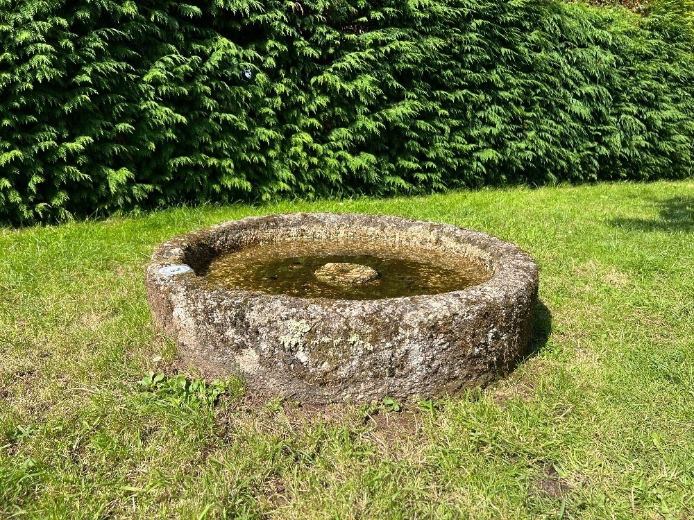 CIRCULAR GRANITE TROUGH/PLANTER