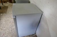 LOGIK UNDER- COUNTER FRIDGE - 5