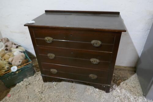 VINTAGE CHEST OF DRAWERS