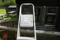 ALUMINIUM STEP LADDER - 3