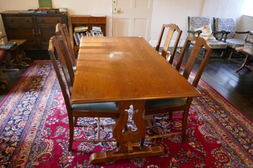 DINING ROOM TABLE & 6 MATCHING CHAIRS