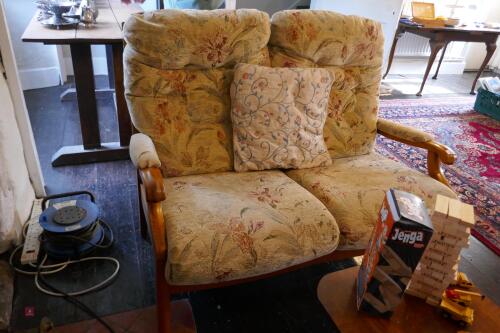 2 SEATER SETTEE