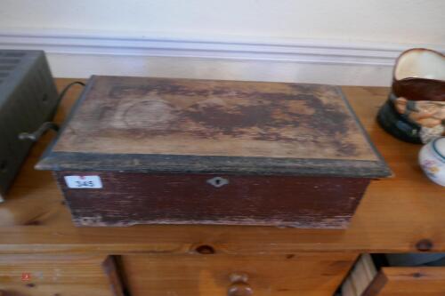 ANTIQUE MUSIC BOX