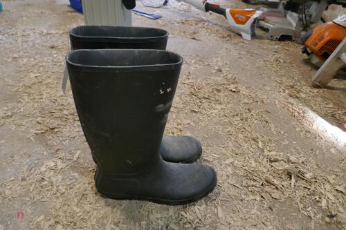 SIZE 12 WELLINGTON BOOTS