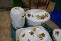 ROYAL WORCESTER SERVING DISHES + PLATES - 6