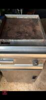 LINCAT GRIDDLE & WARMING OVEN - 2