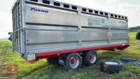 2015 STAINES 26' LIVESTOCK TRAILER - 9