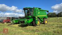 2005 JOHN DEERE 9560L COMBINE - 2