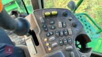 2005 JOHN DEERE 9560L COMBINE - 21