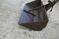 4' 3 POINT LINKAGE TIPPING BUCKET - 4