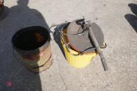 GREASE GUN PUMP & BUCKET - 2