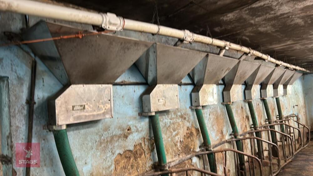 16 STAINLESS STEEL ATL PARLOUR FEEDERS