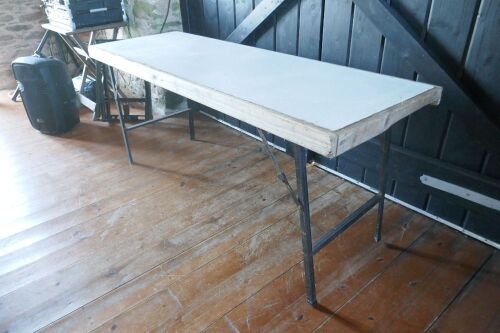 5'11" FOLDABLE TABLE