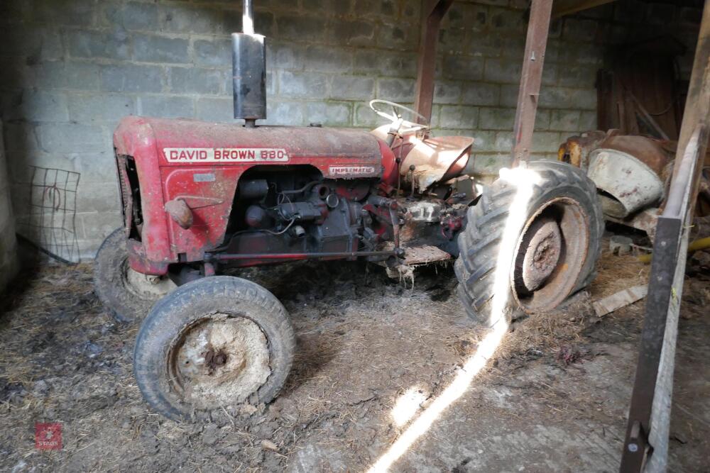 1965 DAVID BROWN 880 2WD TRACTOR (S/R)