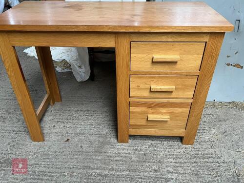 OAK DESK WITH 3 SETS OF DRAWERS