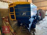 2004 KRM M2 FERTILISER SPREADER - 11