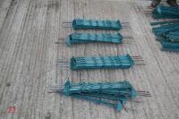 40 PLASTIC ELECTRIC FENCE STAKES - 2